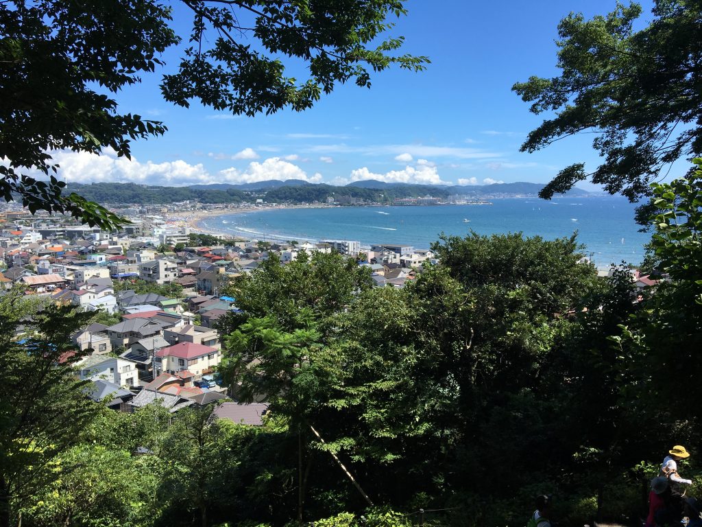a picture of sagami bay from from hasedera temple